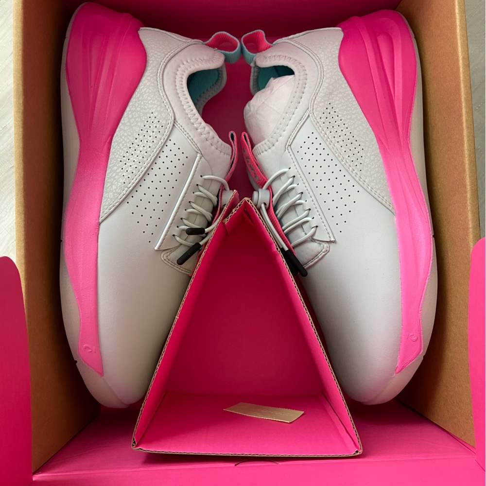 Clove shoes